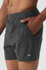 7" Conquer React Performance Short - Anthracite