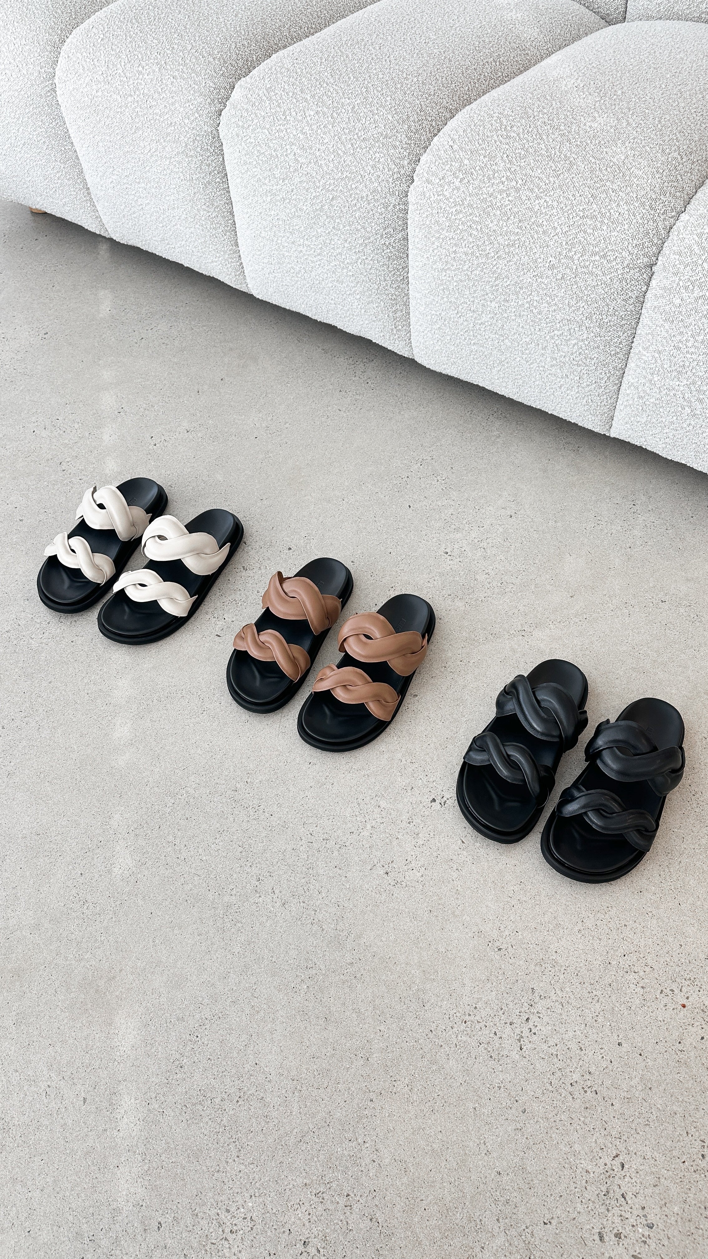 Pantone Slides - Black Leather