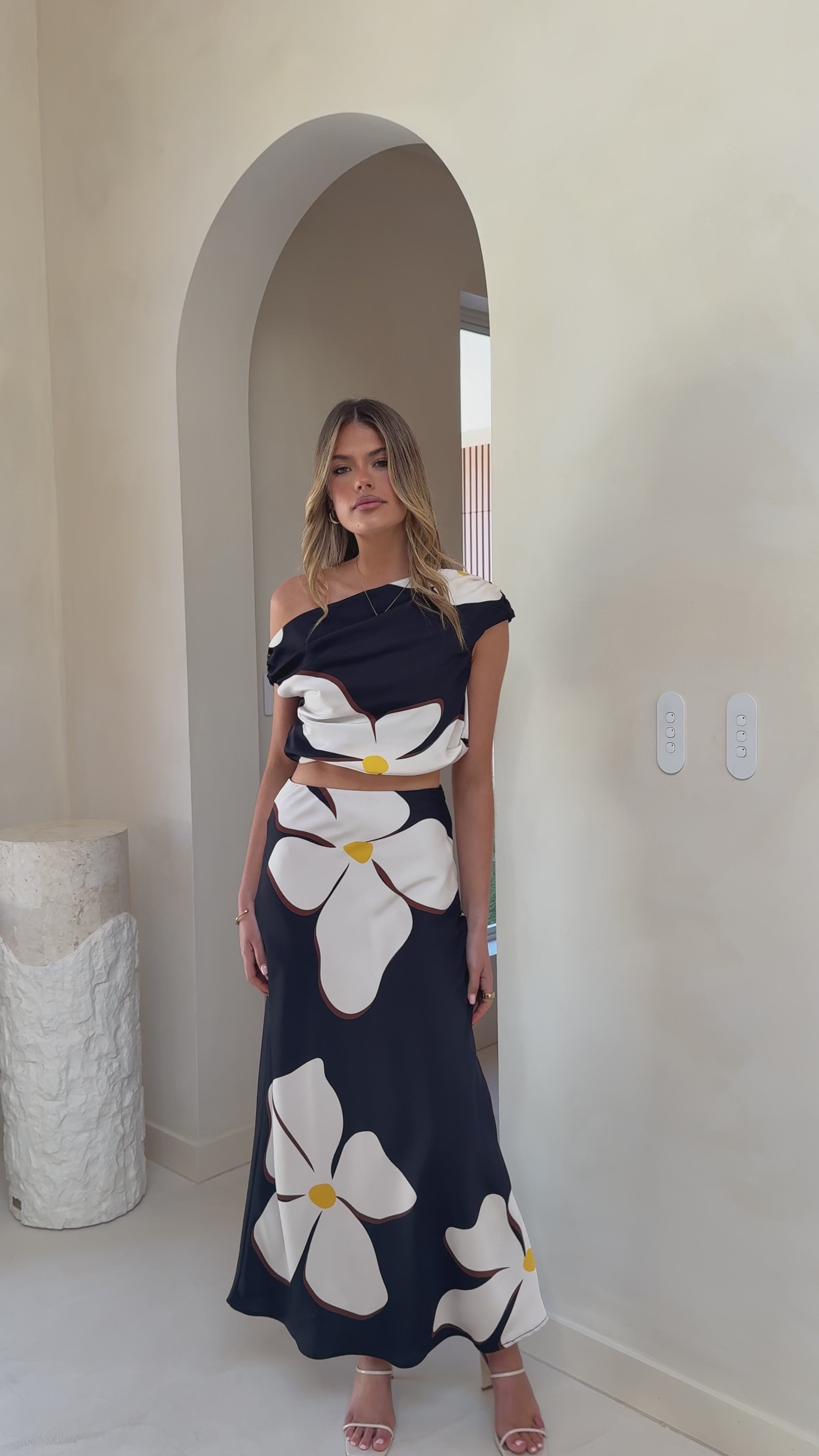 Shiloh Off Shoulder Top - Fiore Bianco